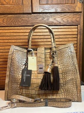 NWT Claudia Firenze Croc Embossed Leather two way carry satchel, crossbody, tote